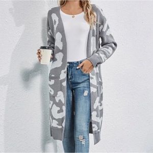 🆕NEW!🛍 Alluring Animal Print Cardigan🐾